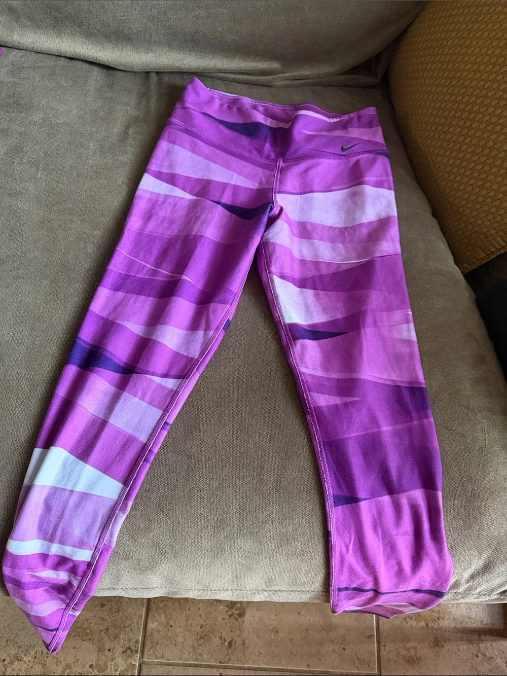 Nike Girls' Purple & Light Purple Striped Leggings